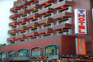 Y Hotel Тайпей Екстериор снимка